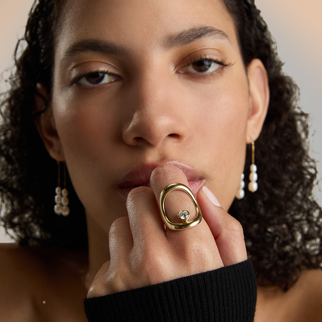 Bold Diamond Continuity Ring