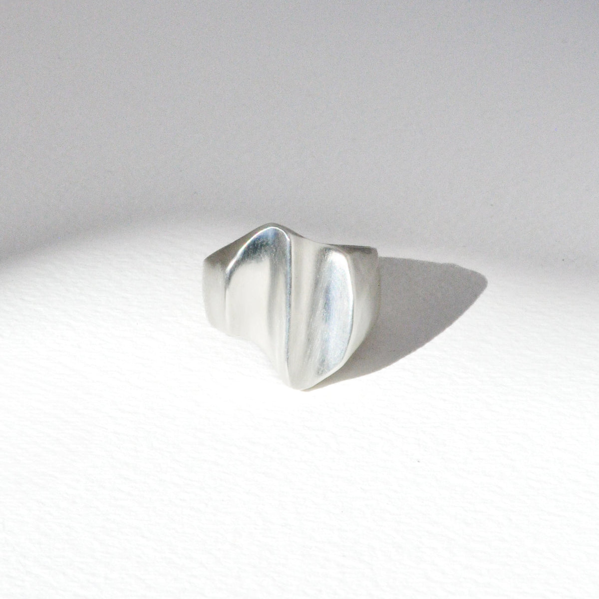 Vintage Modernist Sculpted Ridge Ring