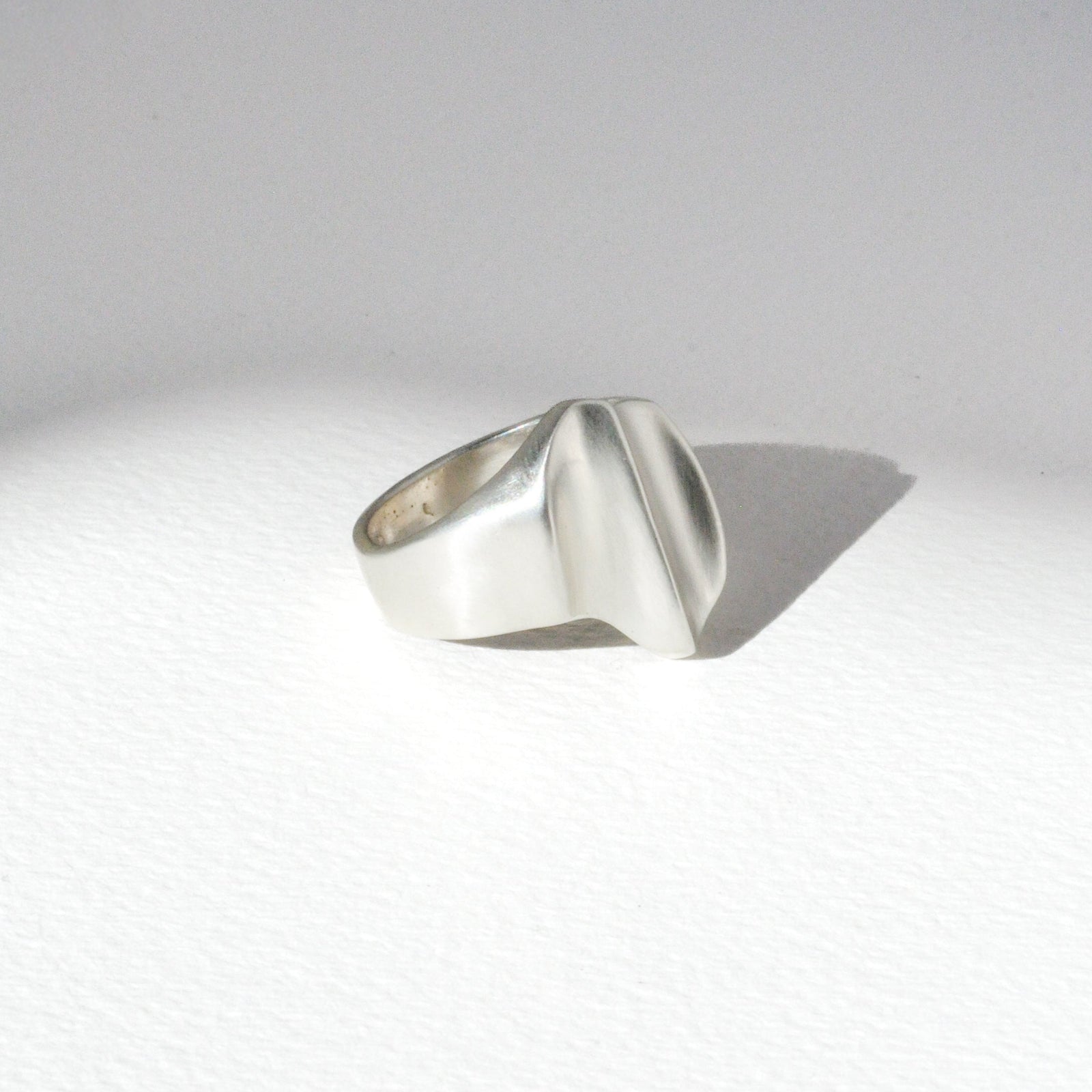 Vintage Modernist Sculpted Ridge Ring