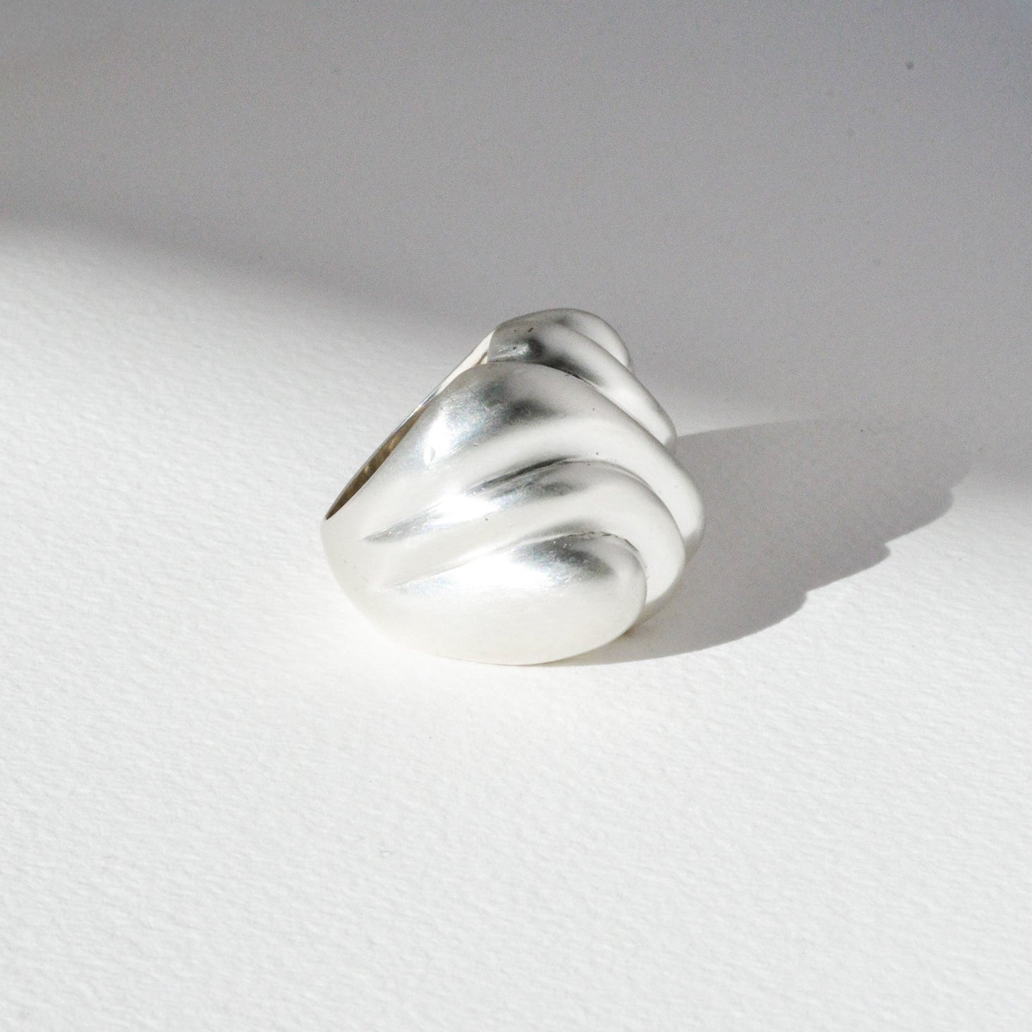Vintage Sculpted Flow Ring