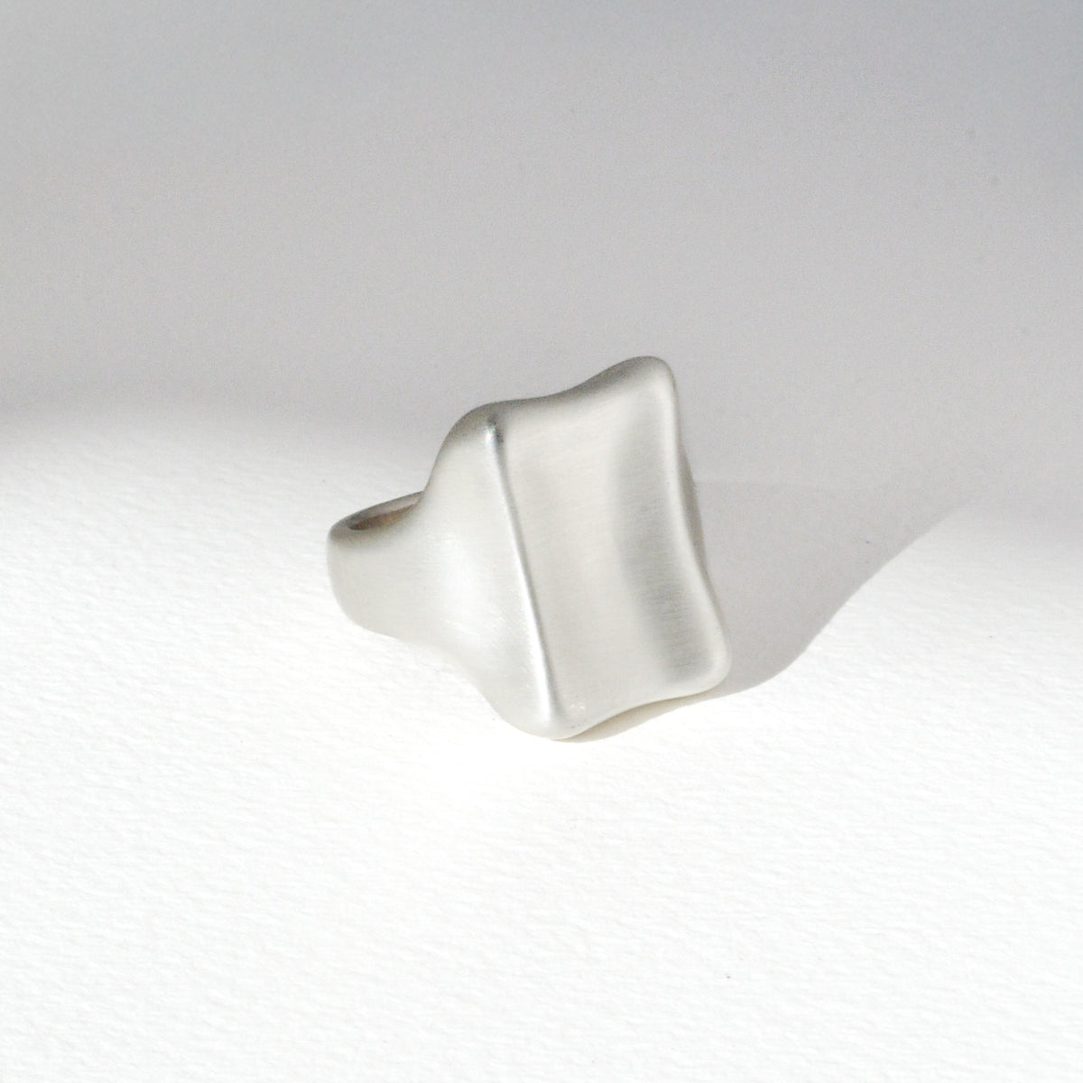 Vintage Concave Tablet Ring
