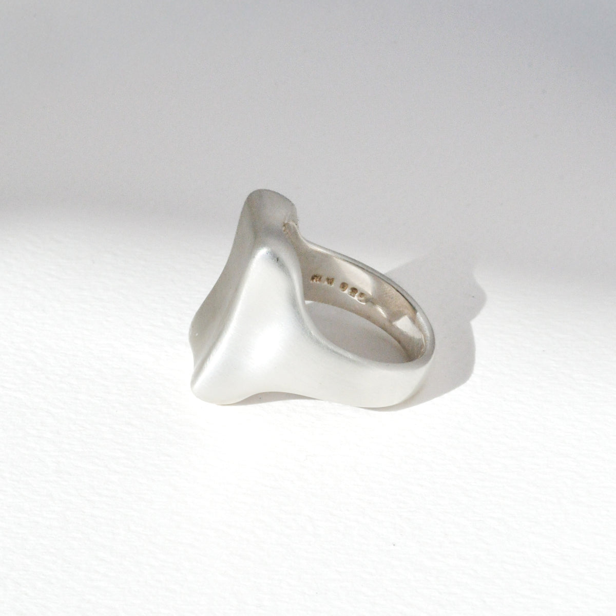 Vintage Concave Tablet Ring