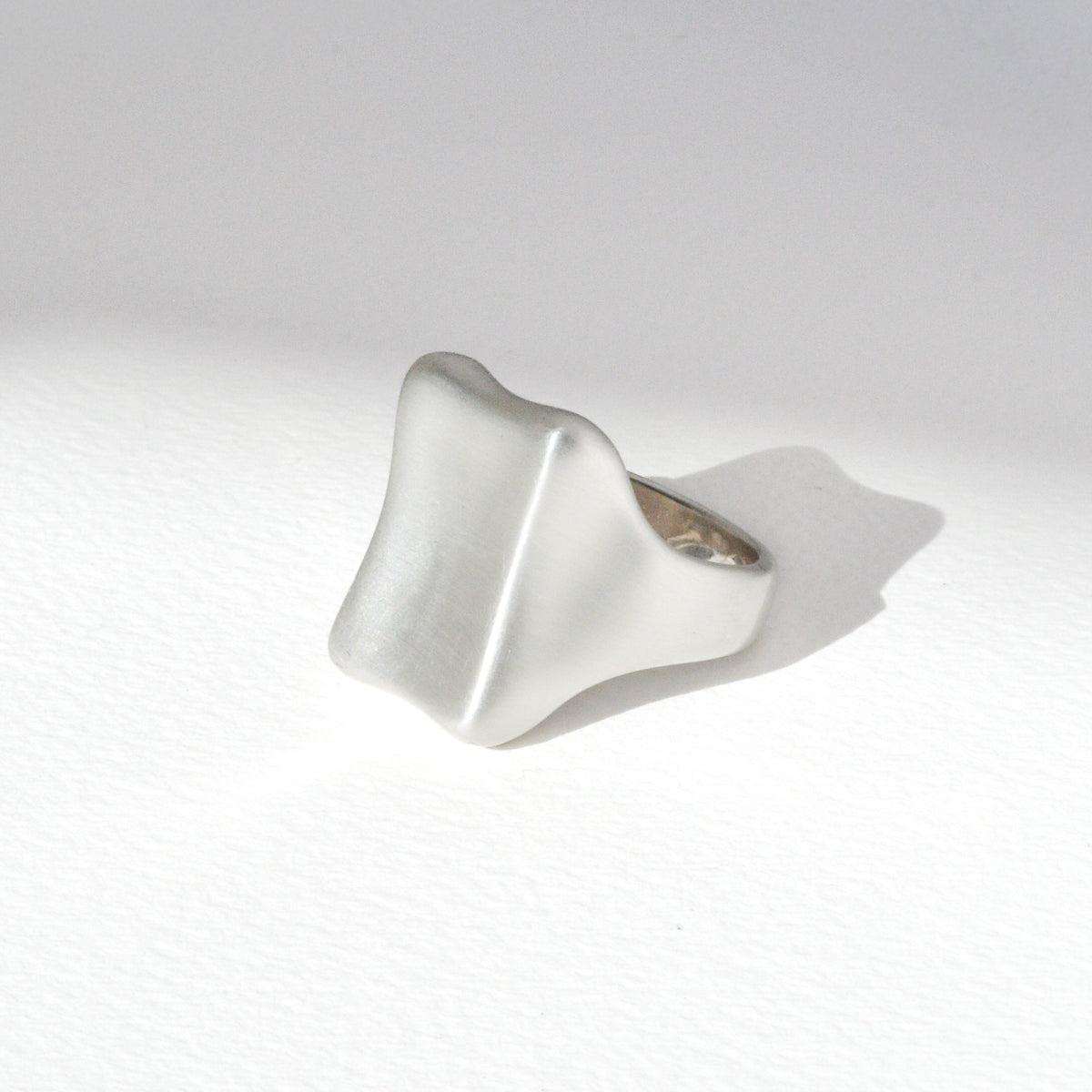 Vintage Concave Tablet Ring