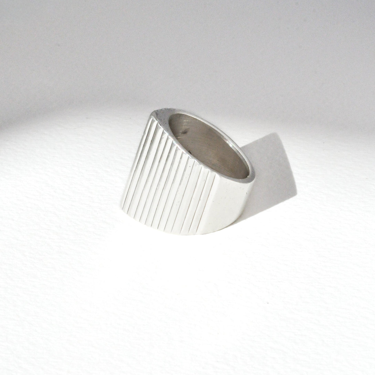 Vintage Modernist Column Ring
