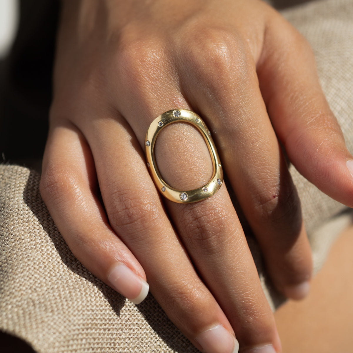 Diamond Dust Bold Continuity Ring™