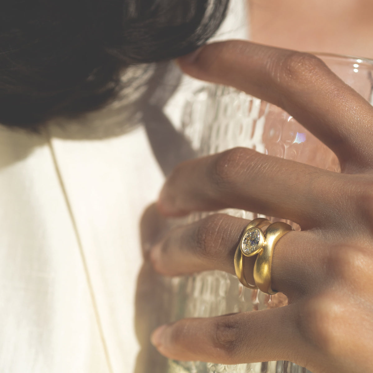 Grande Oval Diamond Hover Ring