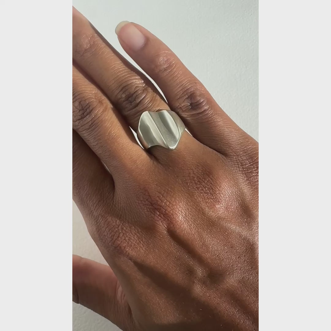 Vintage Modernist Sculpted Ridge Ring