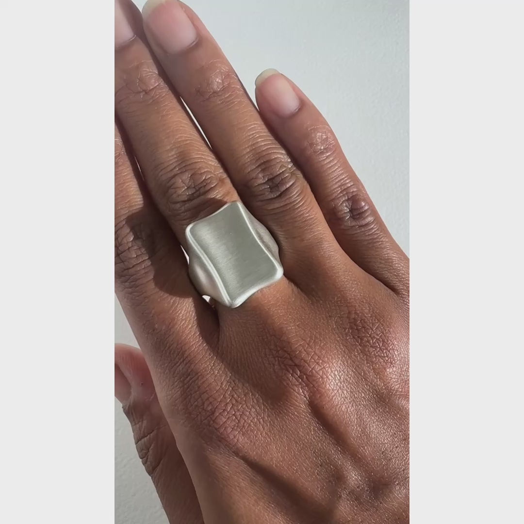 Vintage Concave Tablet Ring