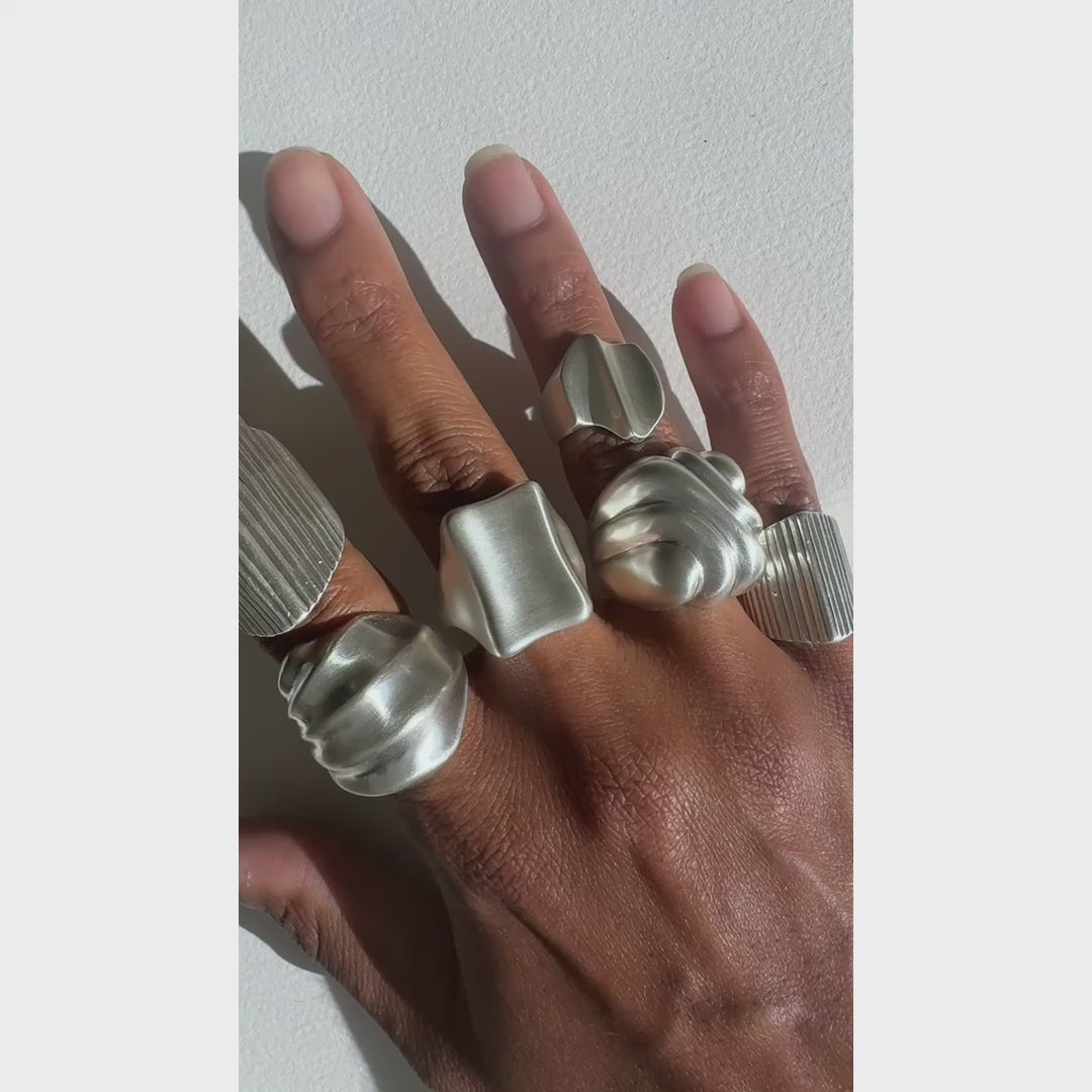 Vintage Concave Tablet Ring