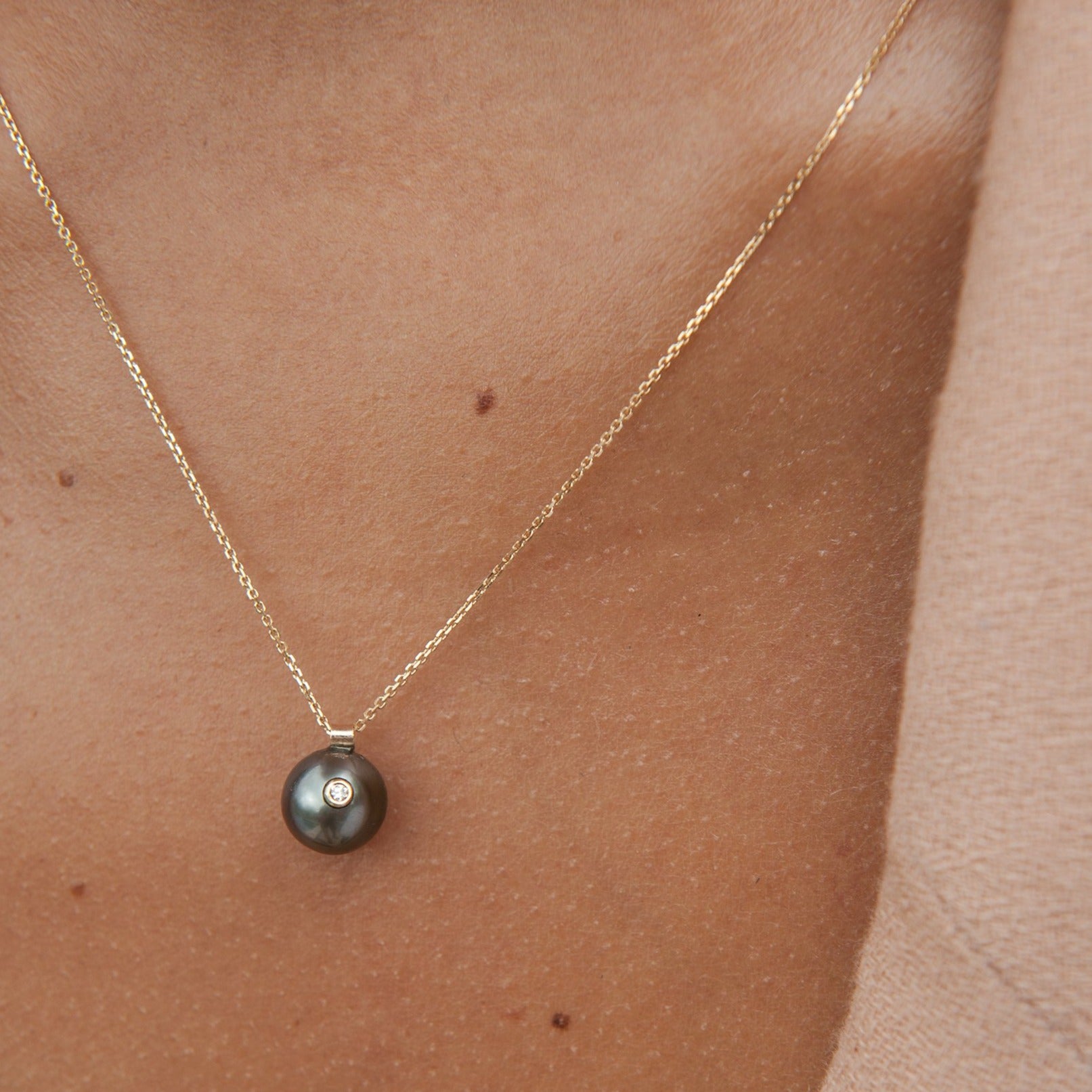 Everly Necklace Tahitian Black Pearl WHITE SPACE
