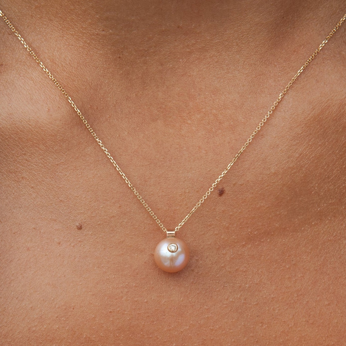 Everly Necklace, White Pearl