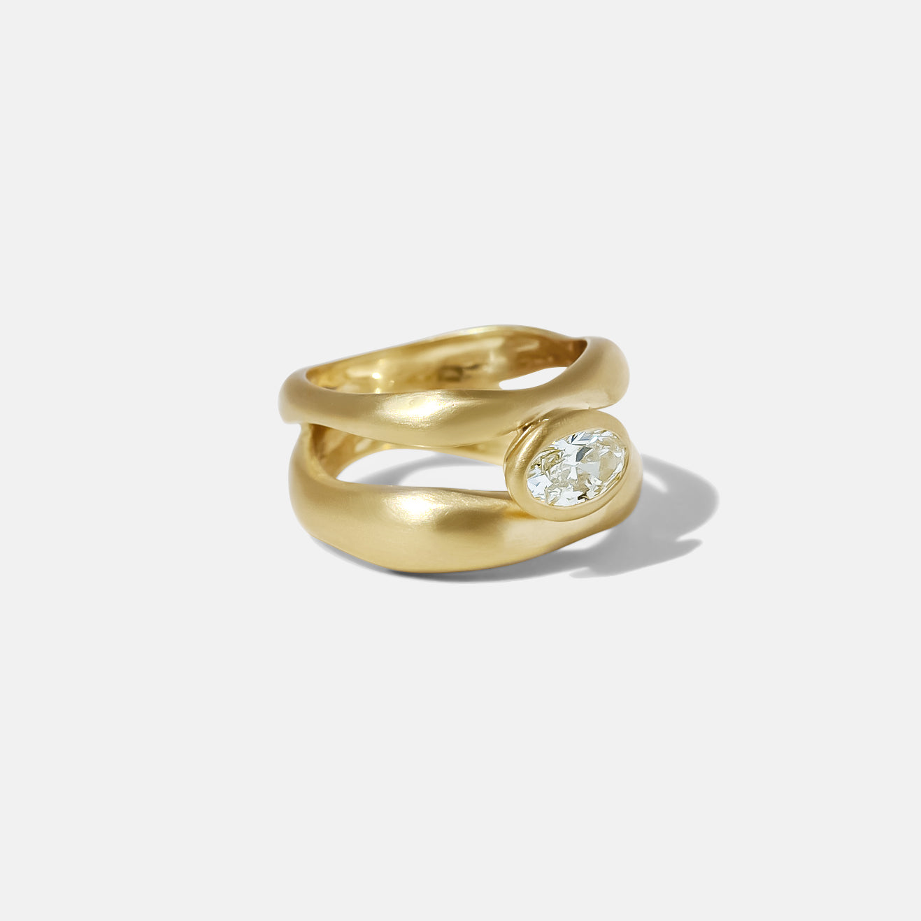 Grande Oval Diamond Hover Ring