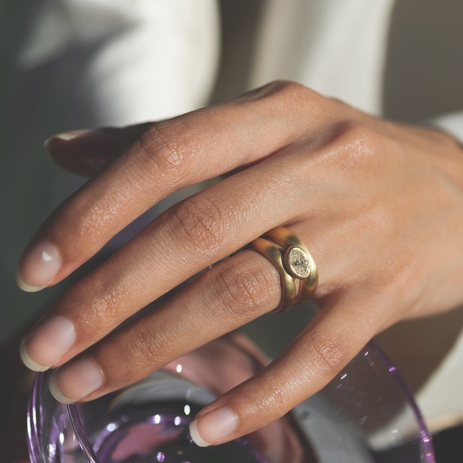 Grande Oval Diamond Hover Ring