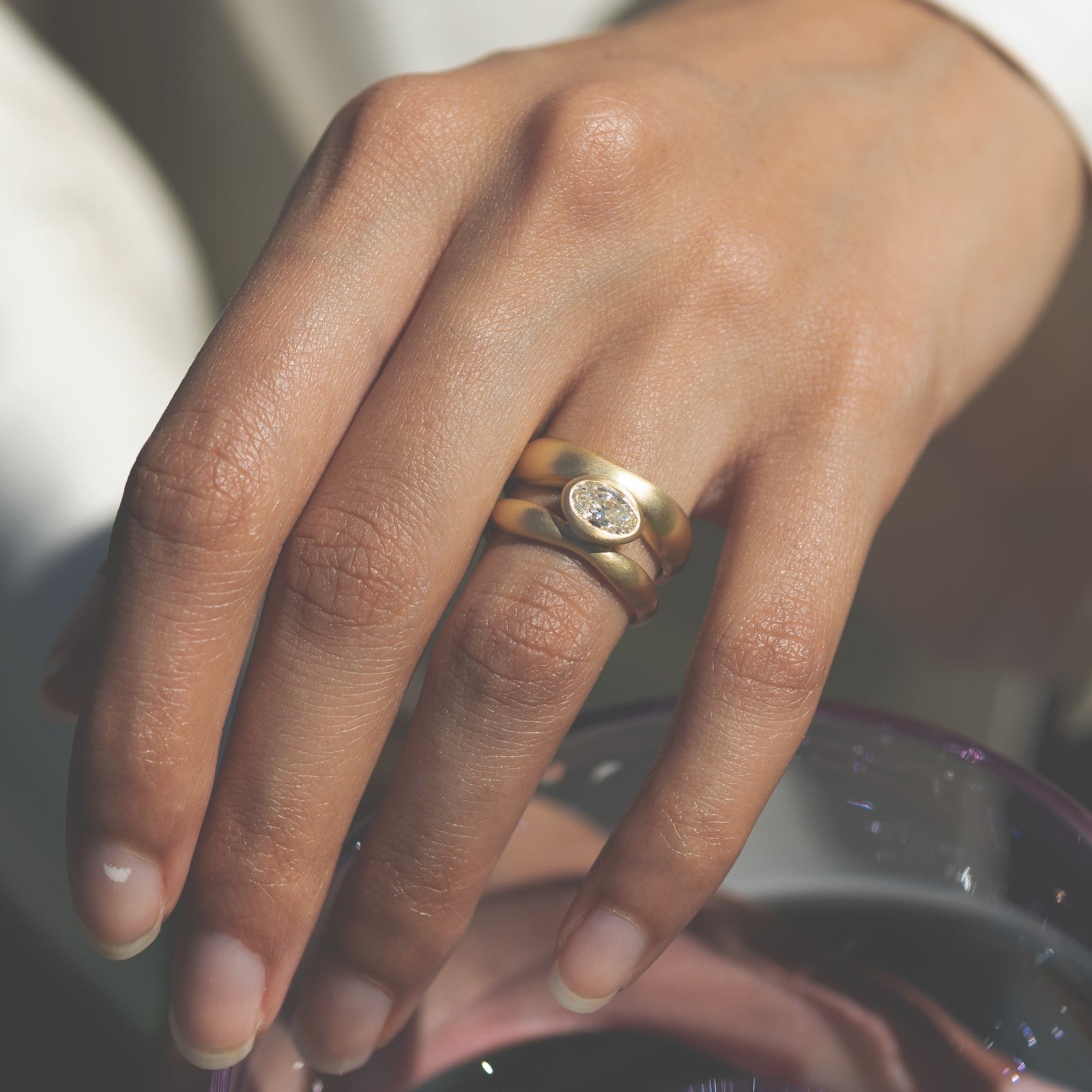 Grande Oval Diamond Hover Ring