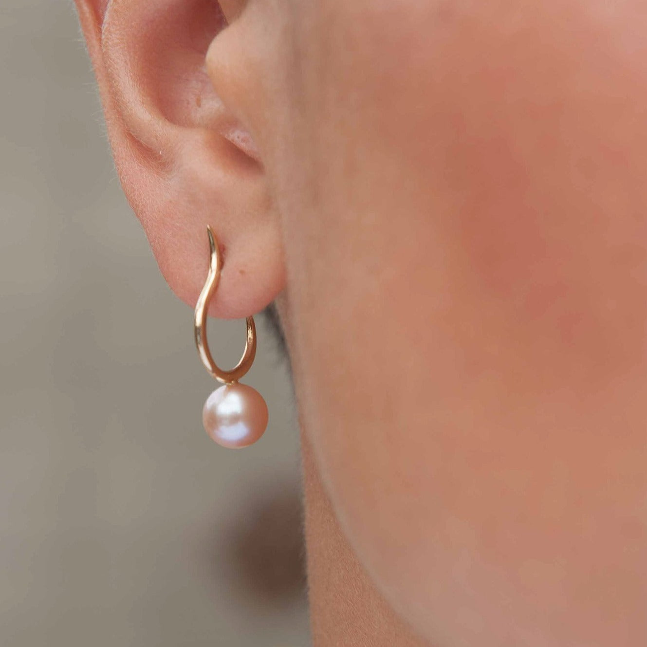 Pearl Moon Hoops, Pink